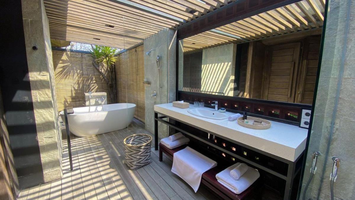 Djoglo Luxury Bungalow Wendit Δωμάτιο φωτογραφία